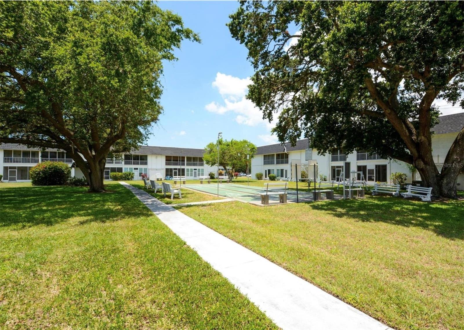 105 47TH AVENUE DRIVE W 377, BRADENTON, FL, 34207 1 105 47TH AVENUE DRIVE W 377