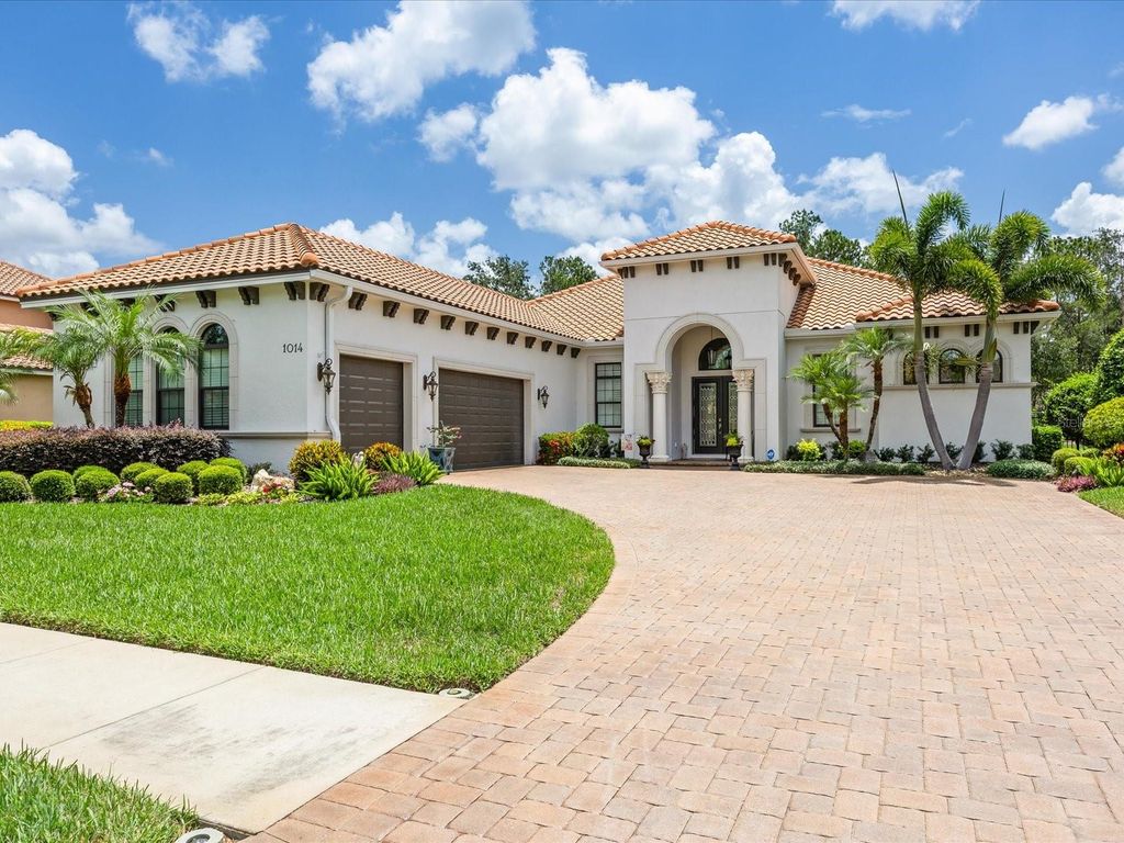 Photo of 1014 Stella Vara Drive, Lutz, FL 33548 (MLS # TB8401858)