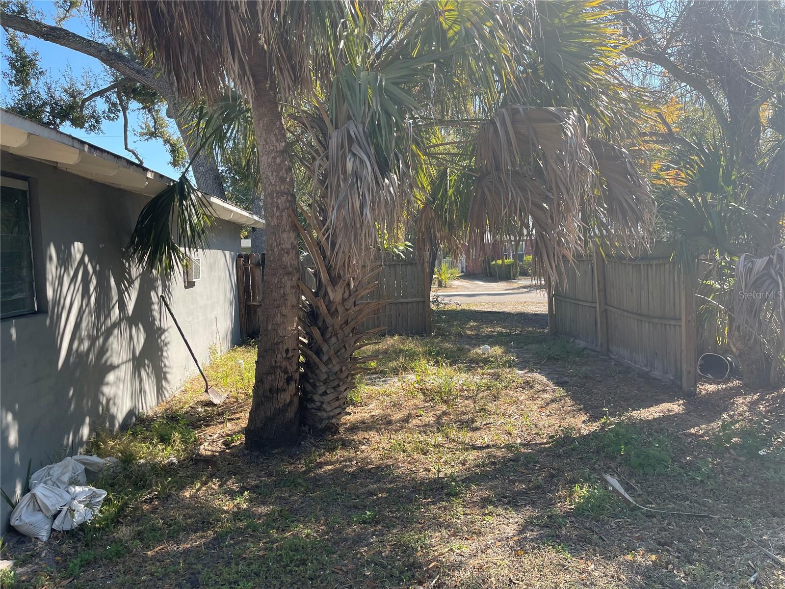 LAKE VISTA - Residential