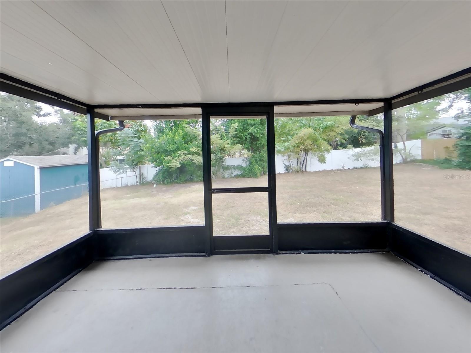 BRANDON LAKES - Residential Lease