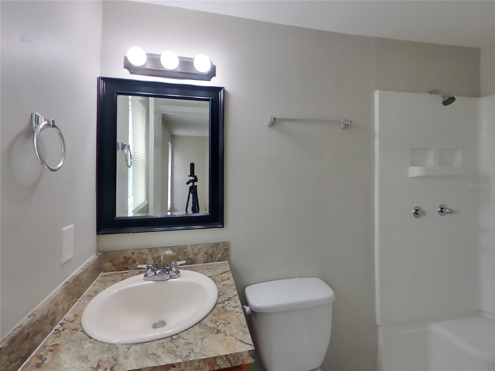 BRANDON LAKES - Residential Lease