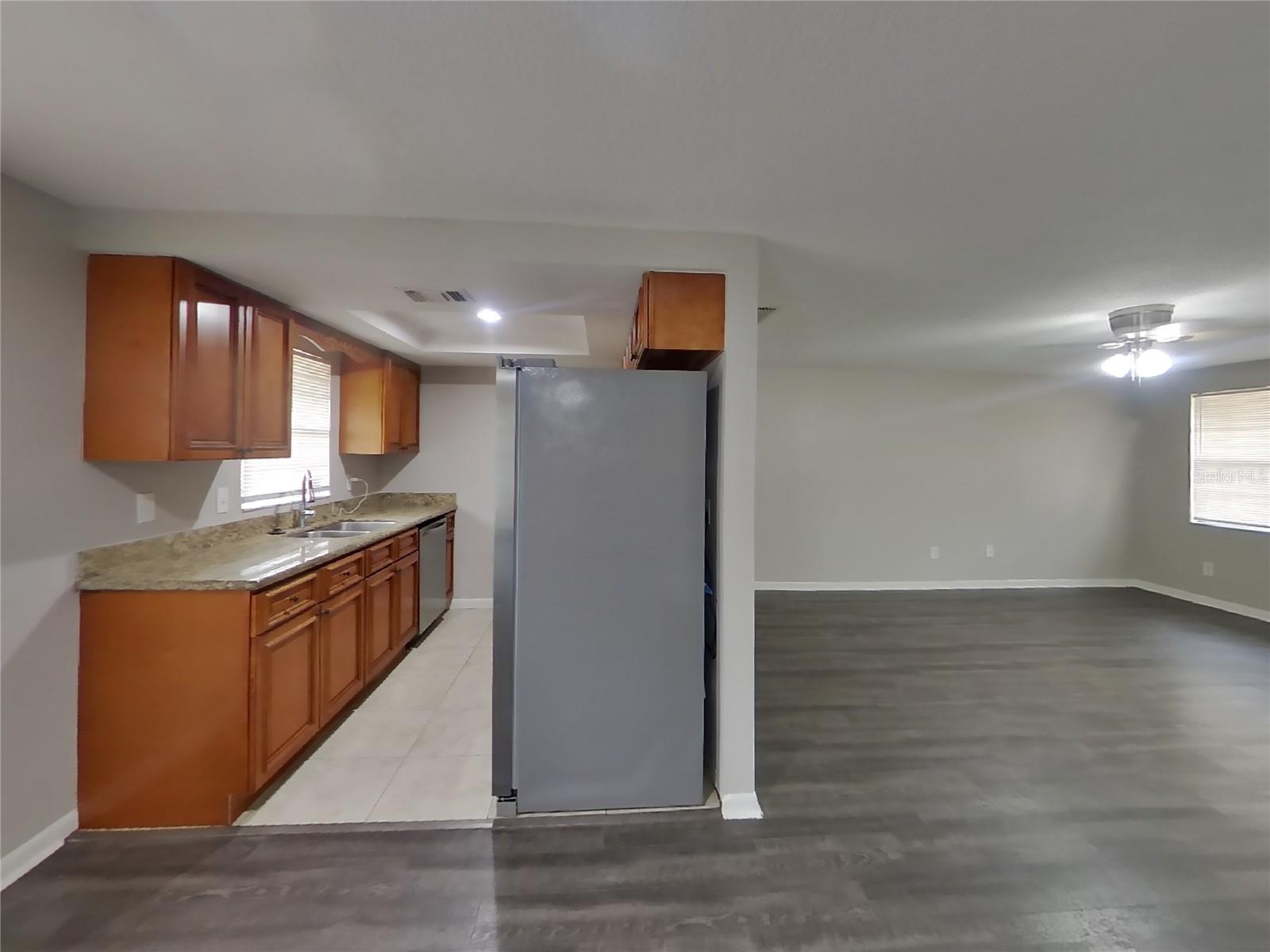 BRANDON LAKES - Residential Lease