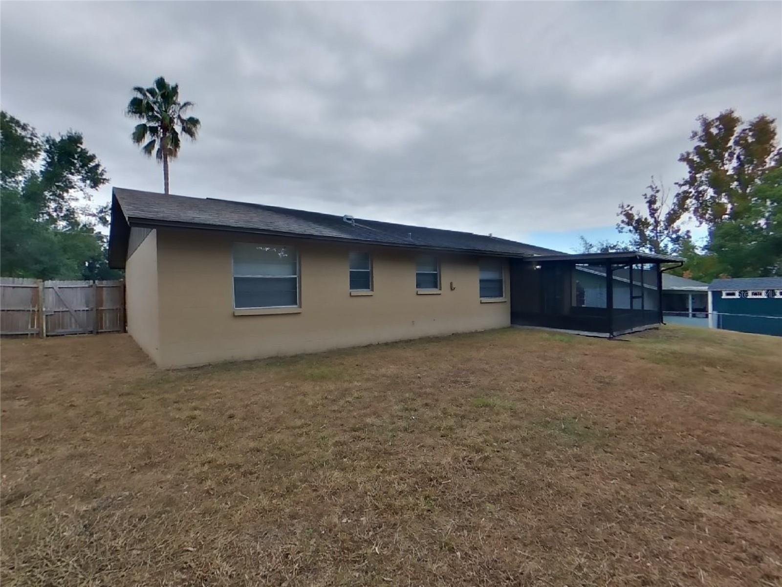 BRANDON LAKES - Residential Lease