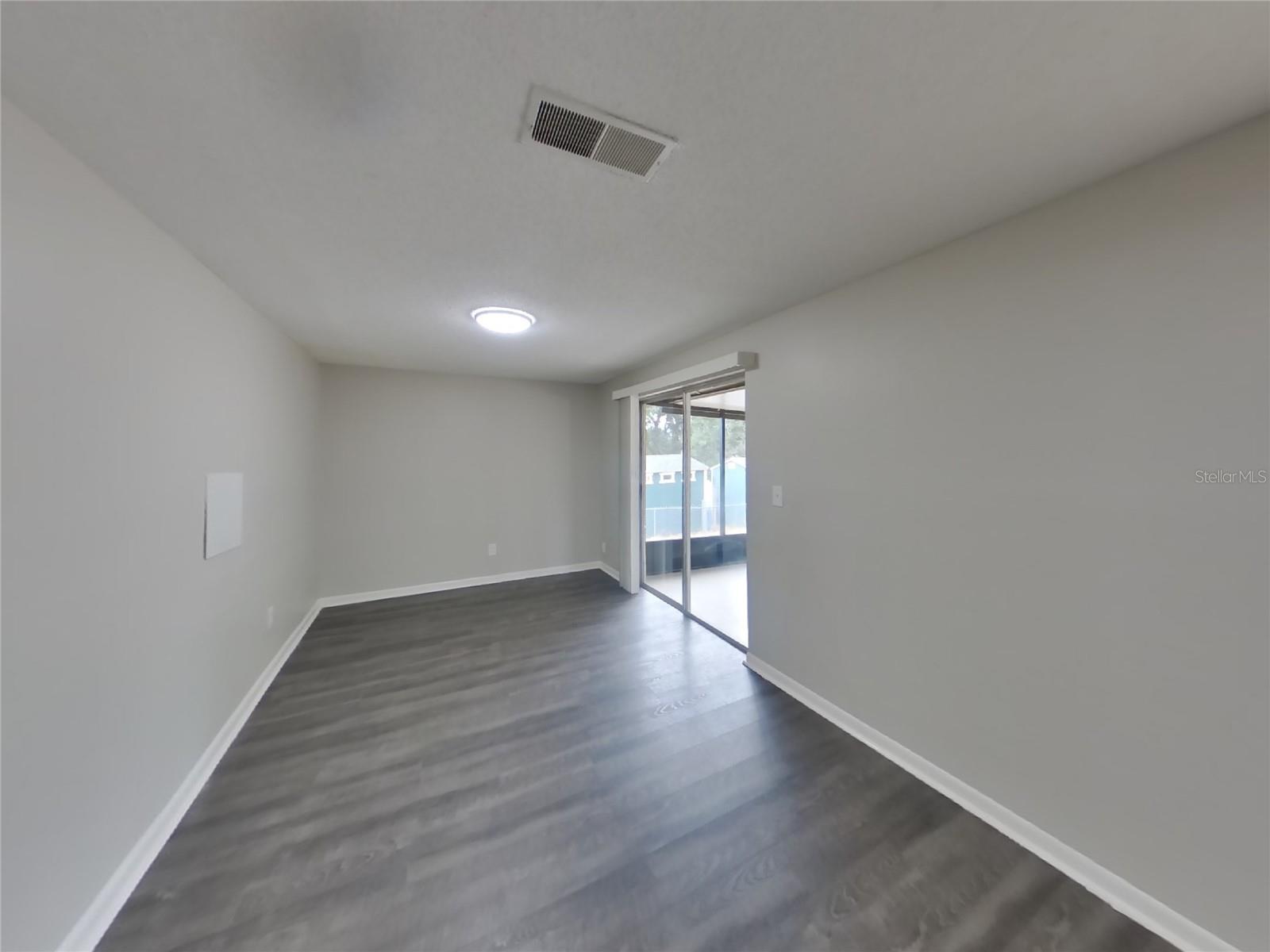 BRANDON LAKES - Residential Lease