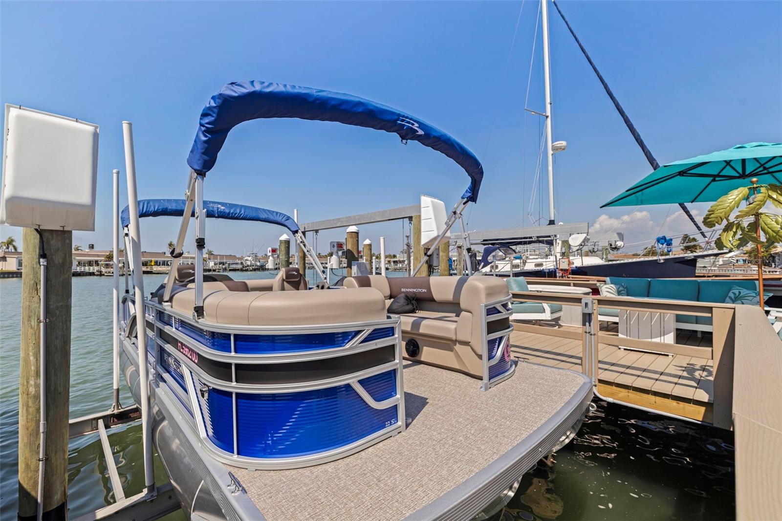 BOCA CIEGA POINT EAST - Residential