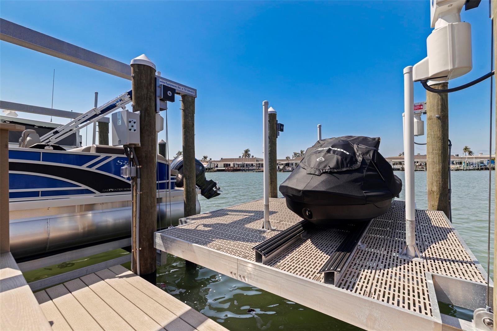 BOCA CIEGA POINT EAST - Residential