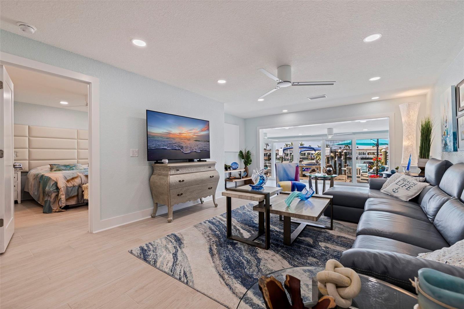 BOCA CIEGA POINT EAST - Residential