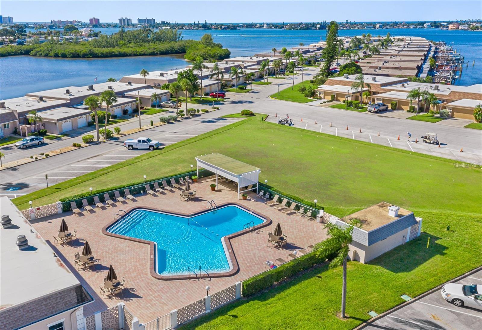 BOCA CIEGA POINT EAST - Residential