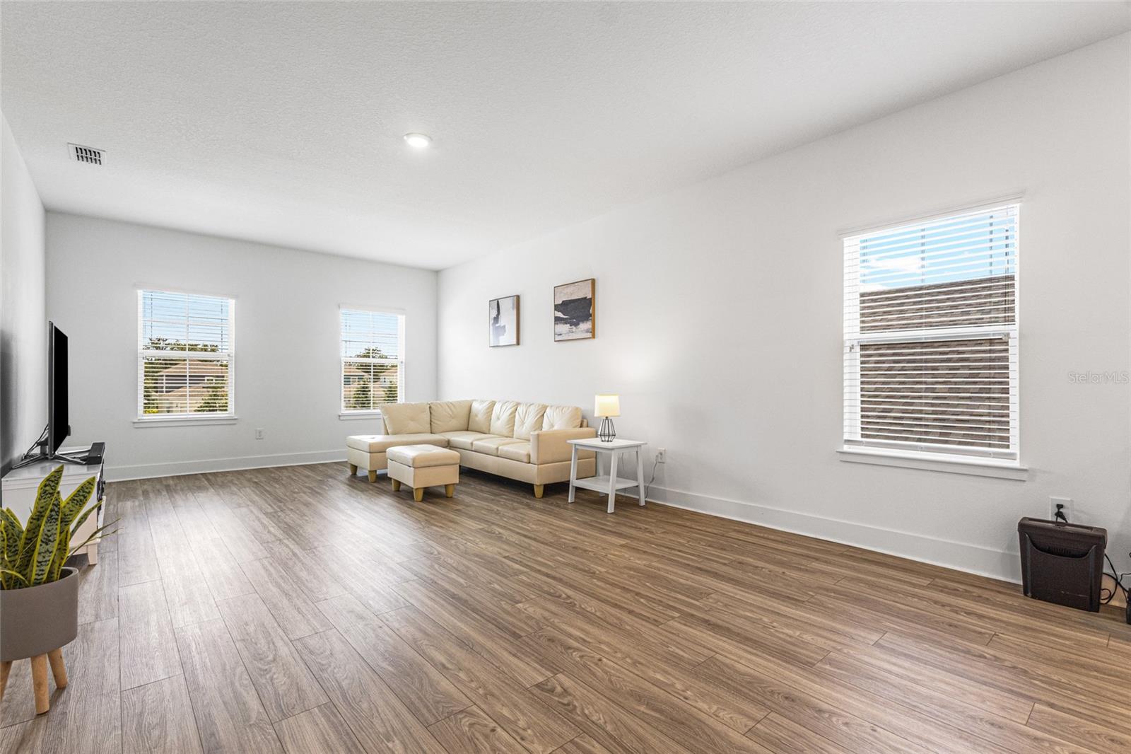 WINDING BAY PH 3 - Residential