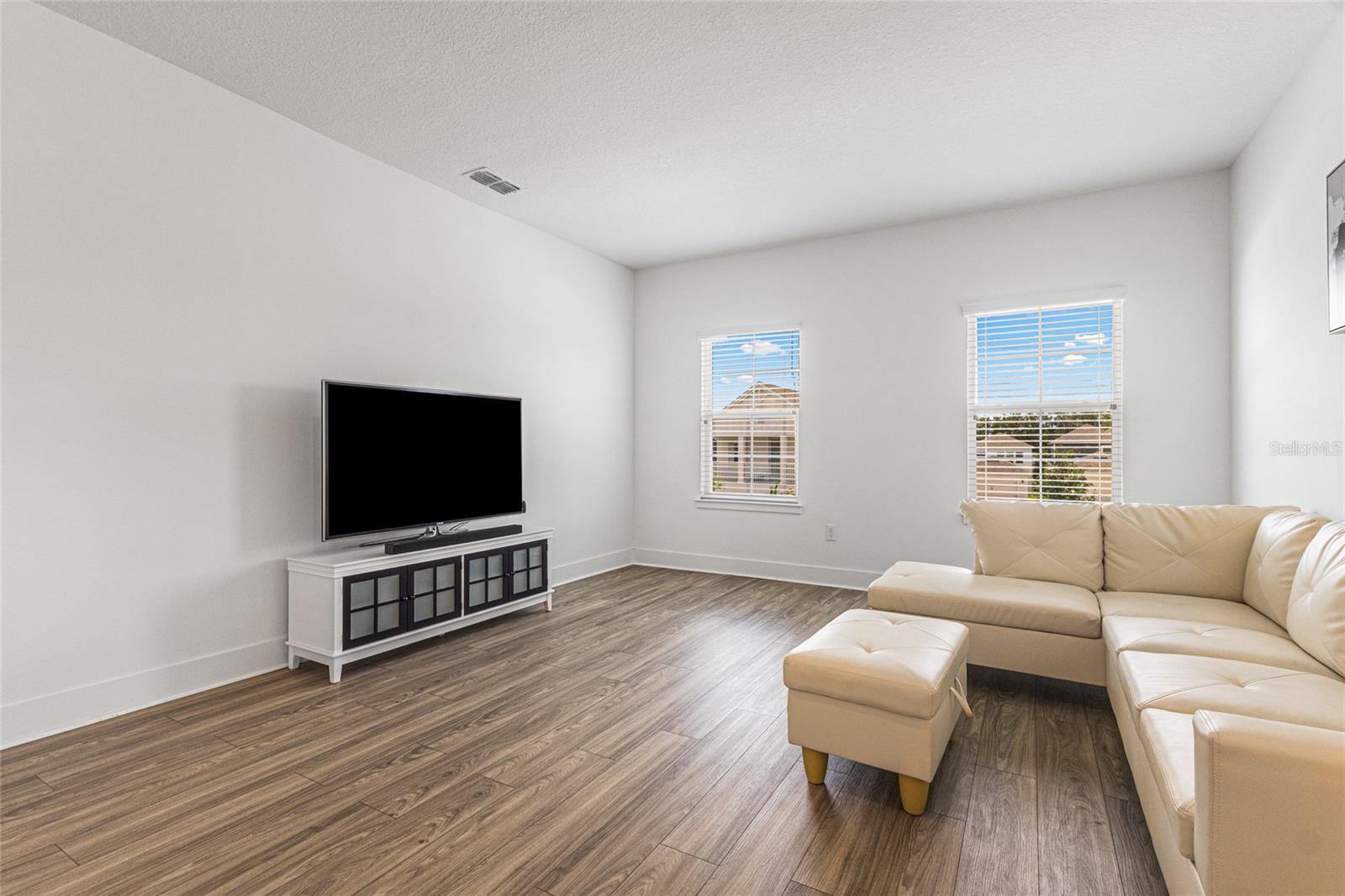 WINDING BAY PH 3 - Residential