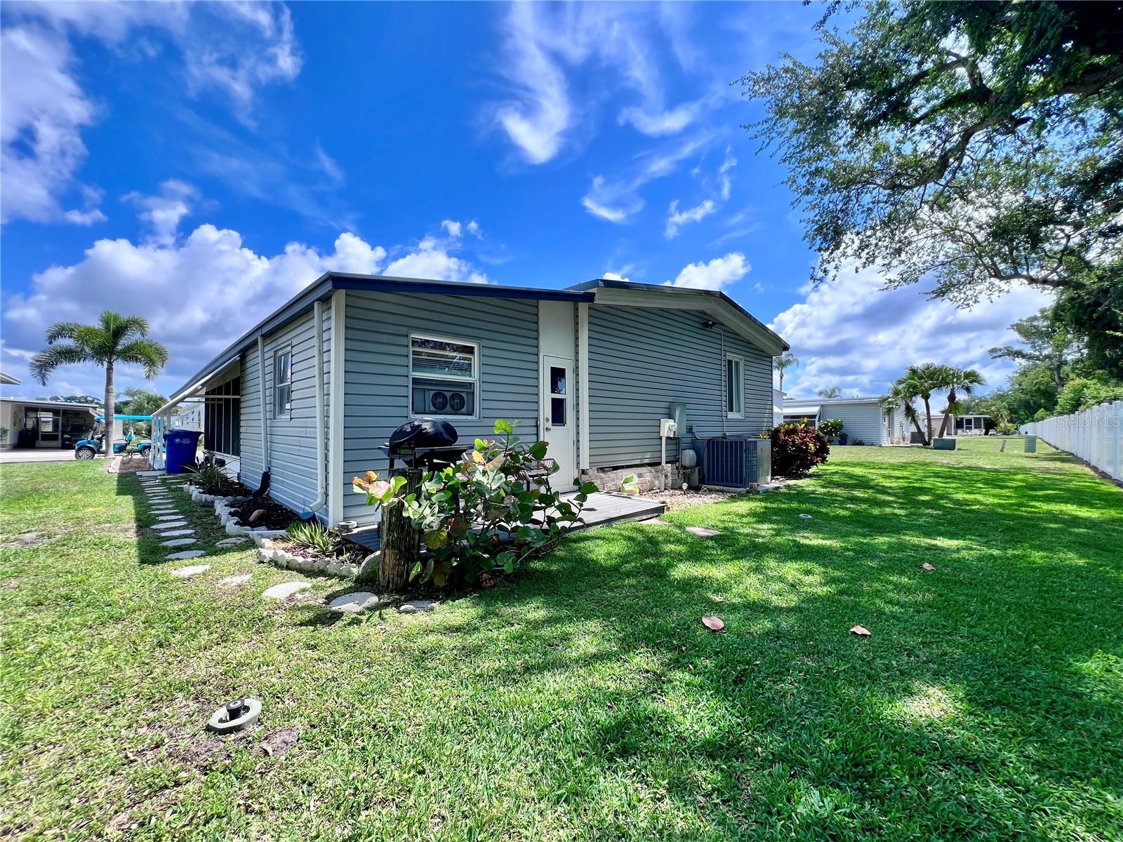 1100 BELCHER ROAD S 686