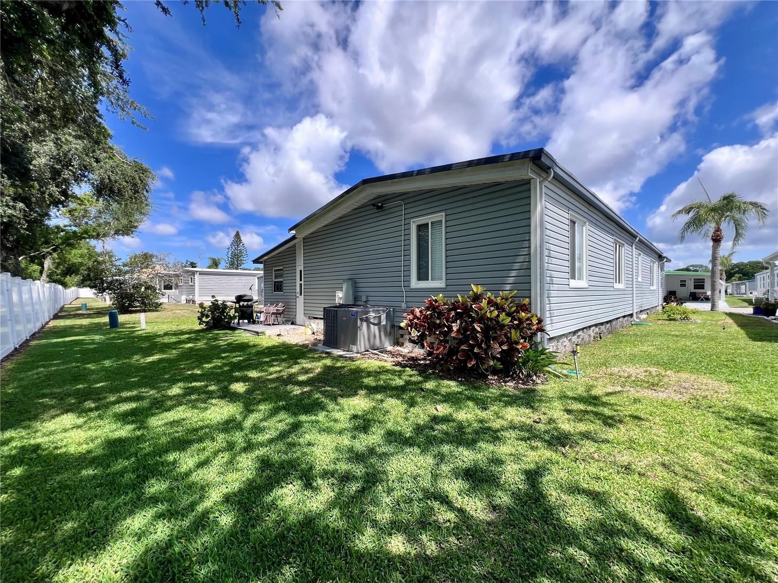 1100 BELCHER ROAD S 686