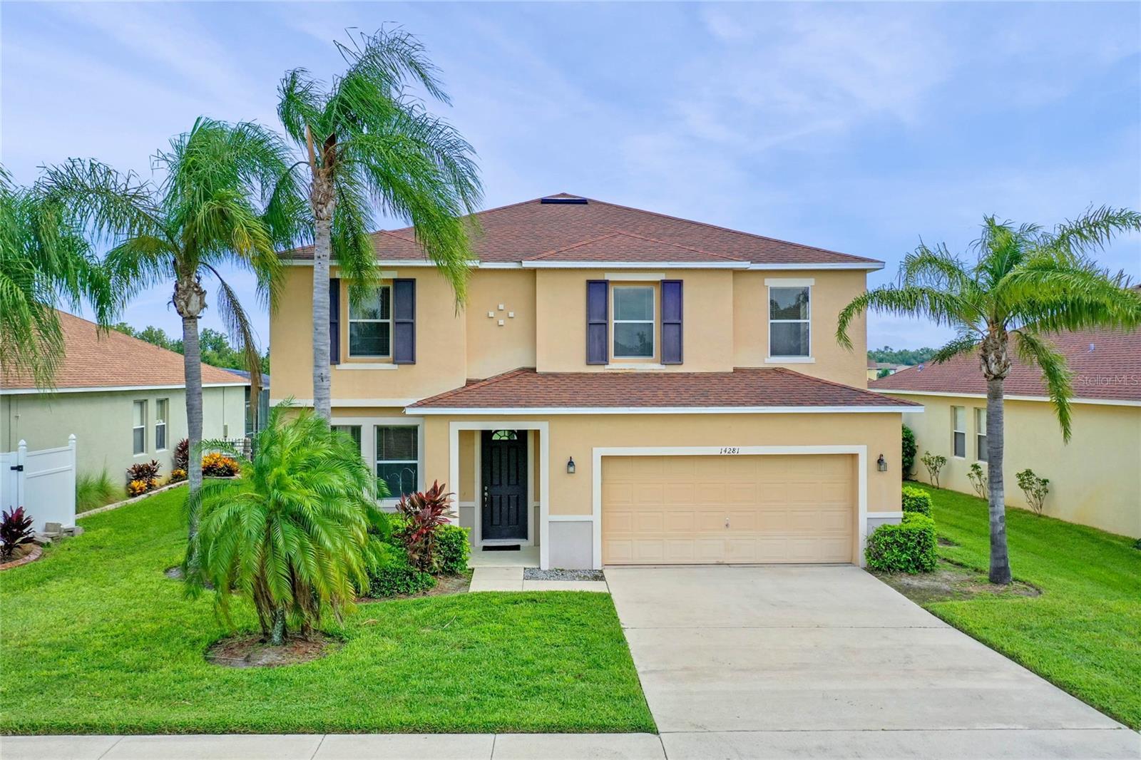 Available October 1st for quick move-in. Located in the highly desirable gated community of BlackLake. Spacious 4 bedroom home with a large loft and living area. Open floor plan with no rear neighbors. New vinyl flooring throughout the upstairs. Rent includes lawn care and washer/dryer. Kitchen features granite counters, cook top, built in oven, and island. Located minutes from Winter Garden village, 429 and other major highways, dining, attractions and more! Schedule a private showing today.