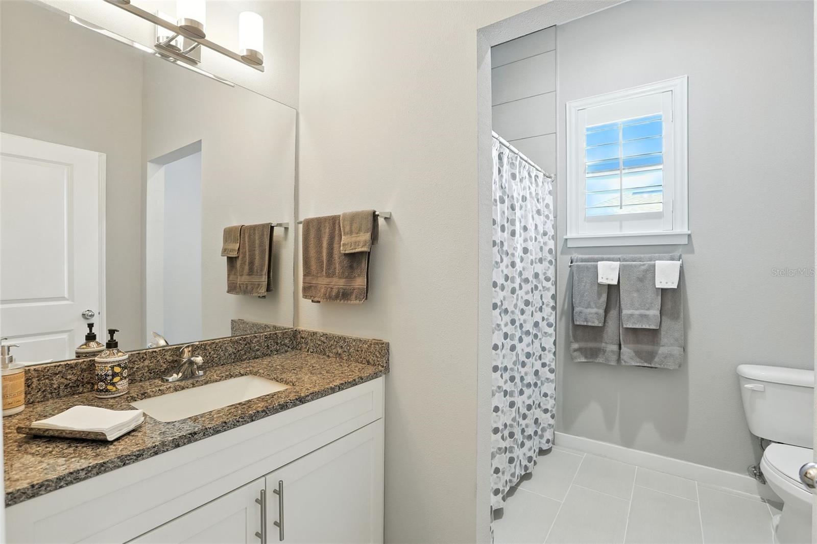 ISLAND POINTE SUB - Residential