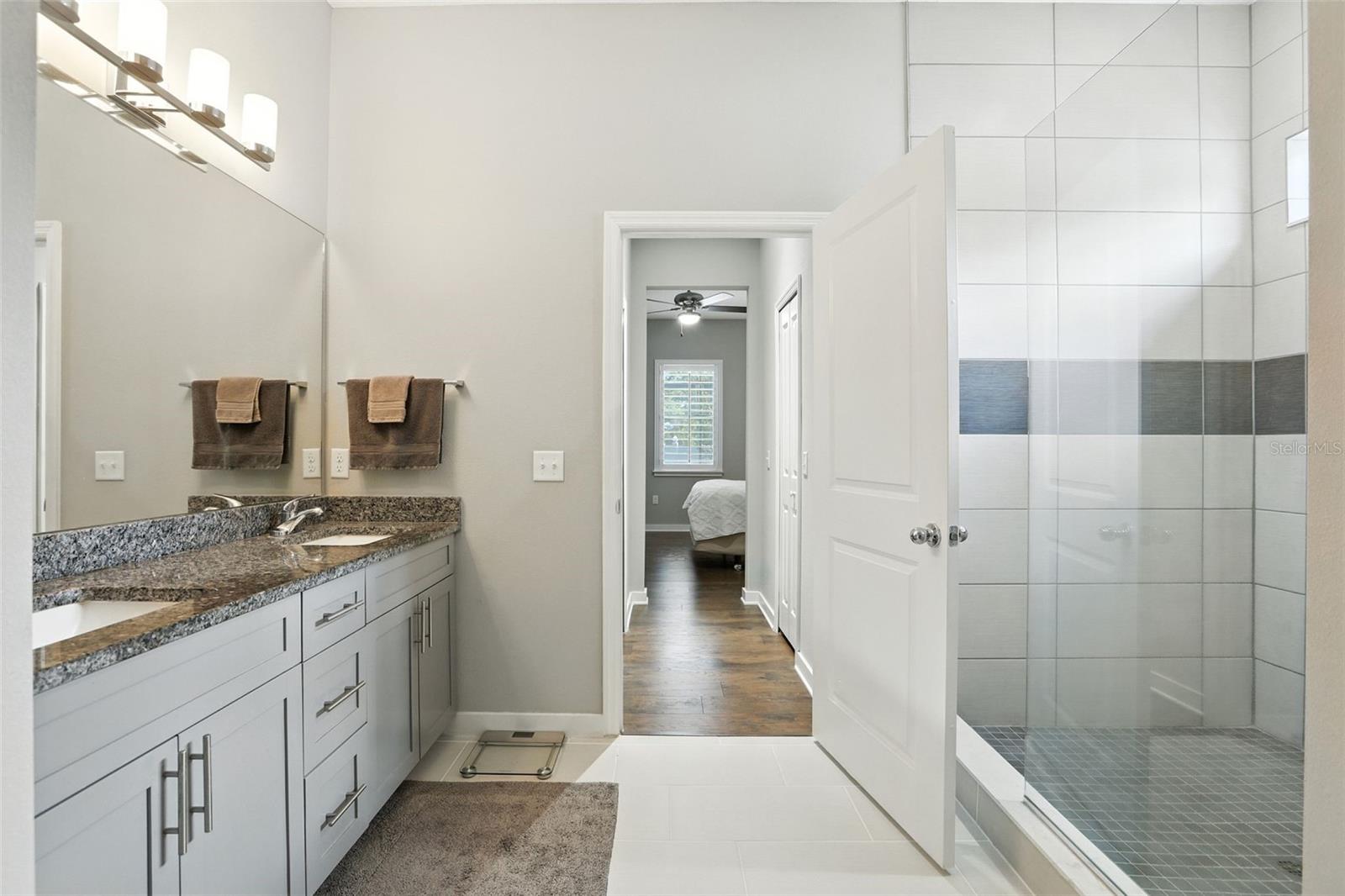 ISLAND POINTE SUB - Residential