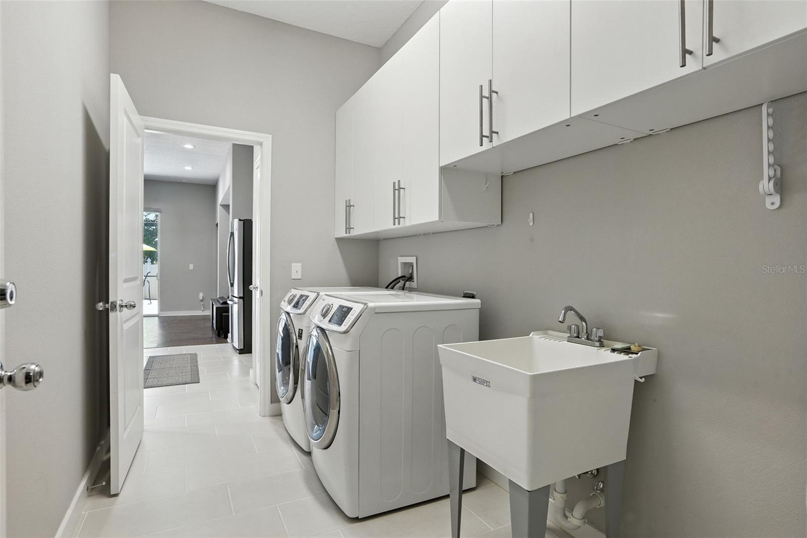 ISLAND POINTE SUB - Residential