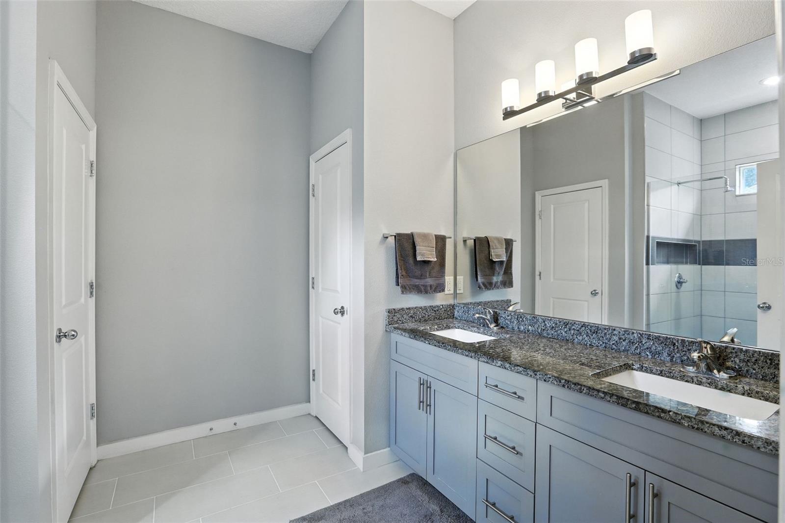 ISLAND POINTE SUB - Residential