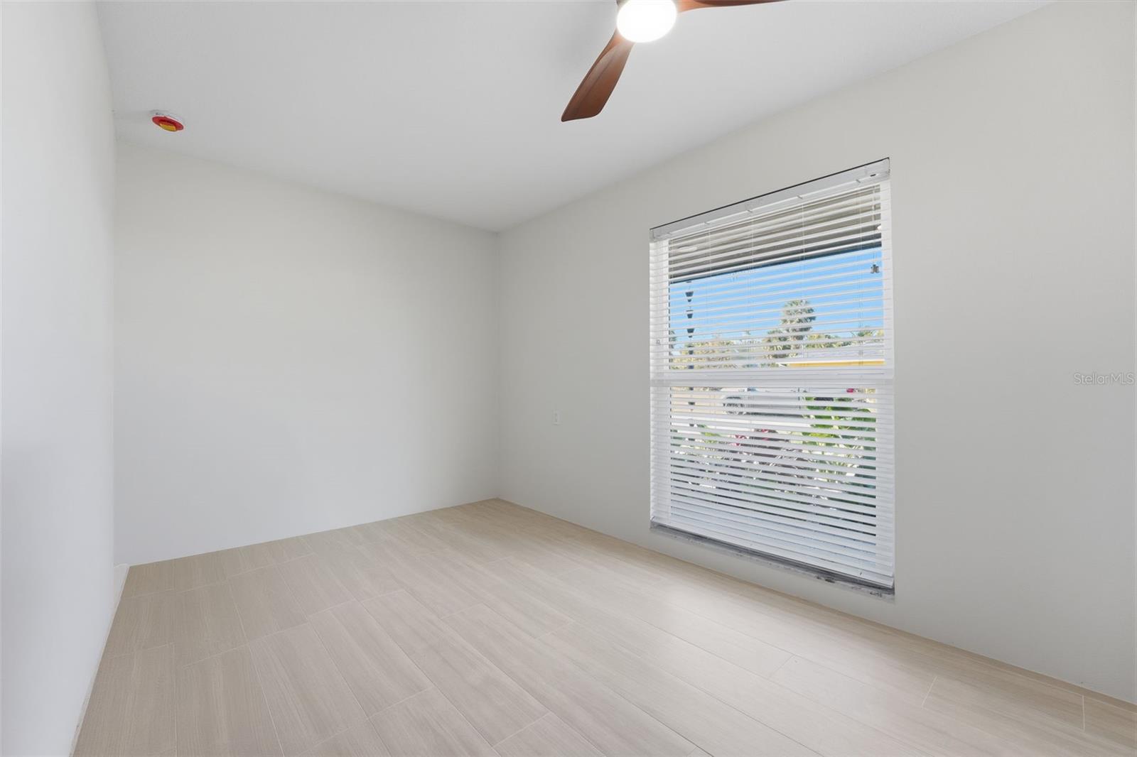 HOLMES BEACH 17TH UNIT - Residential