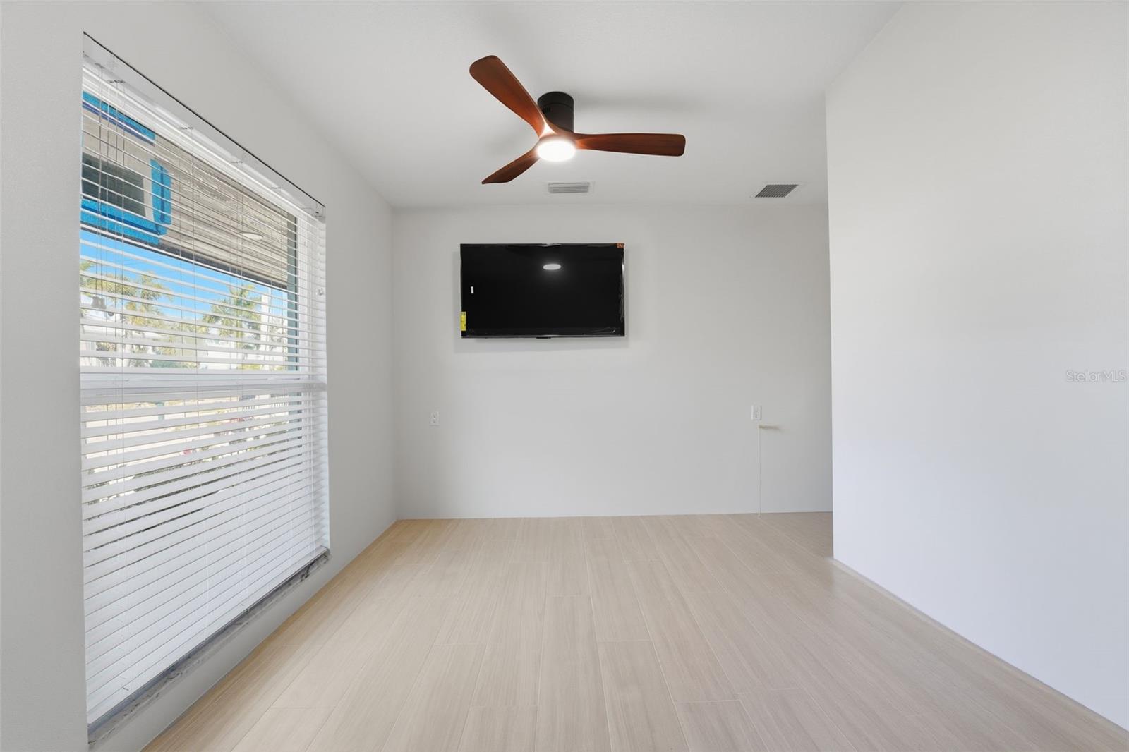 HOLMES BEACH 17TH UNIT - Residential