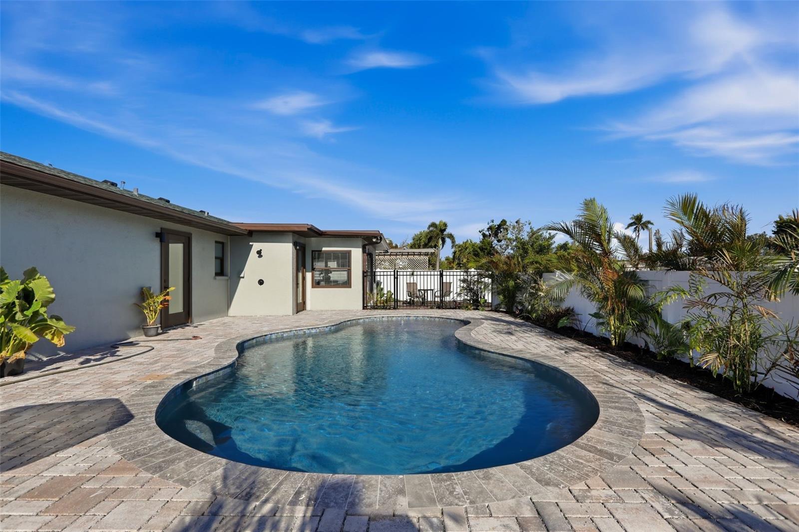 HOLMES BEACH 17TH UNIT - Residential