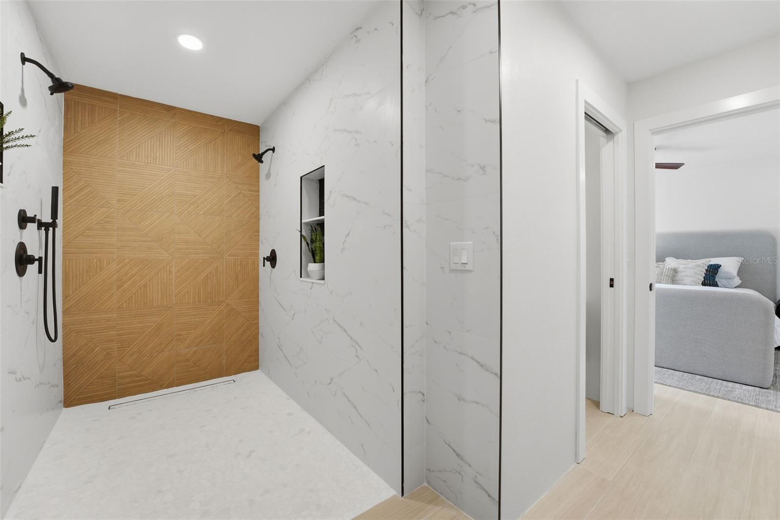 HOLMES BEACH 17TH UNIT - Residential