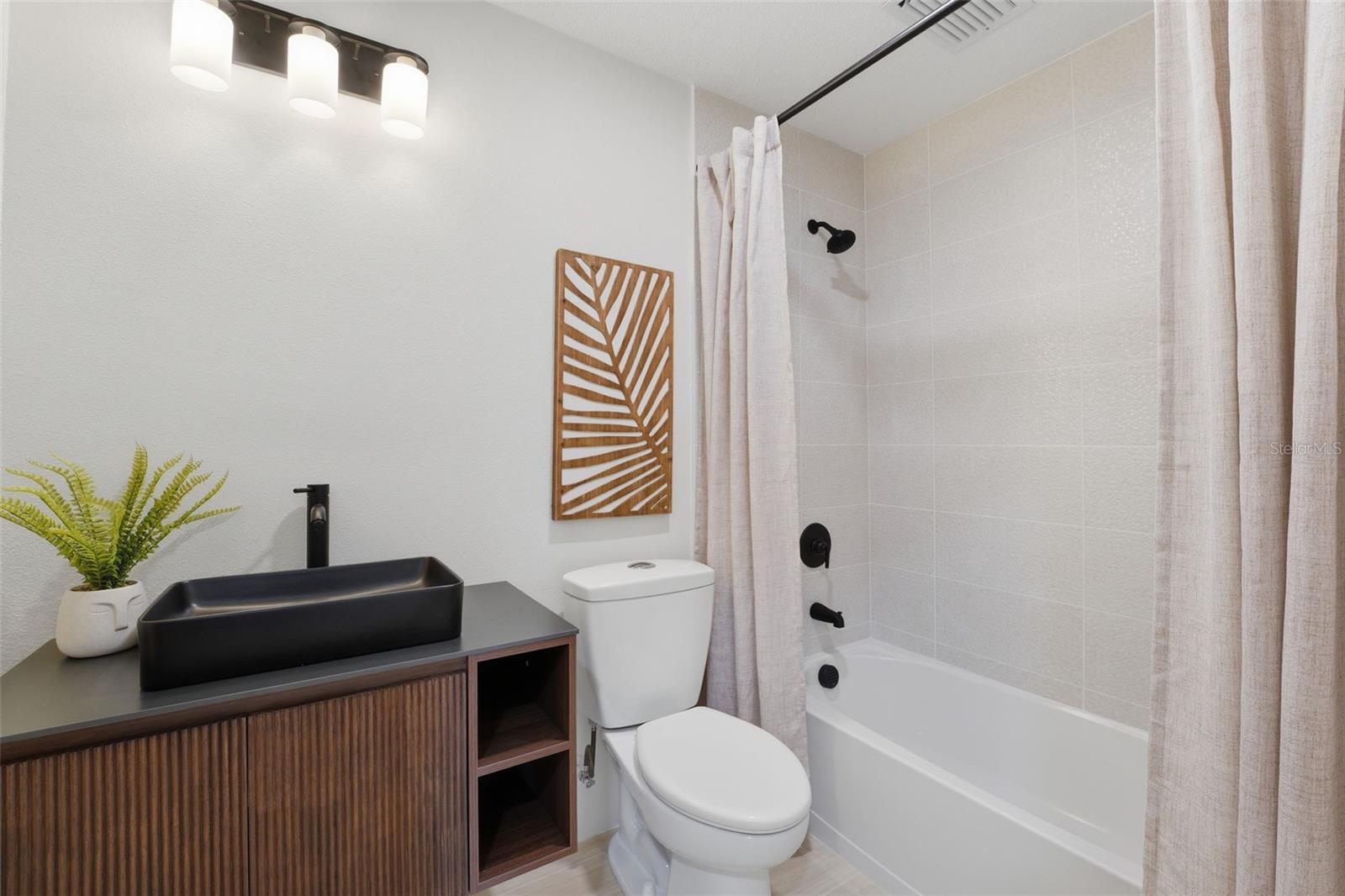 HOLMES BEACH 17TH UNIT - Residential