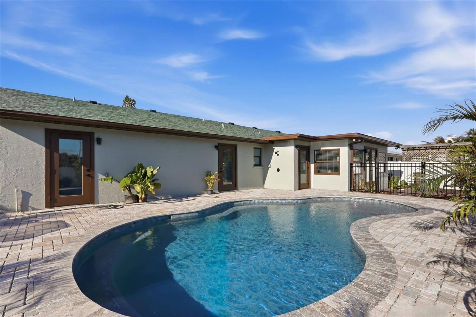 HOLMES BEACH 17TH UNIT - Residential