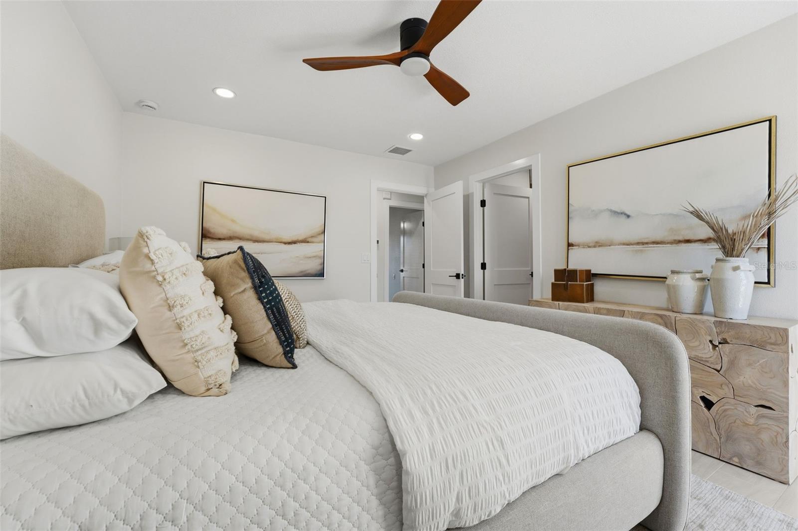 HOLMES BEACH 17TH UNIT - Residential