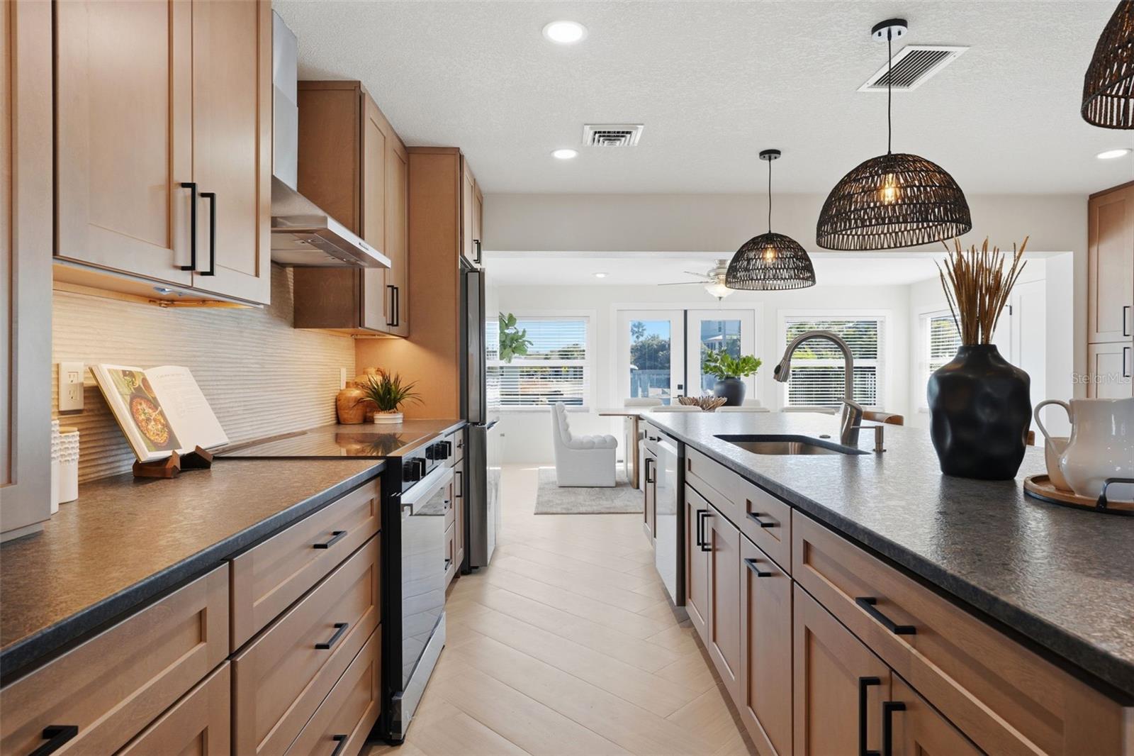 HOLMES BEACH 17TH UNIT - Residential