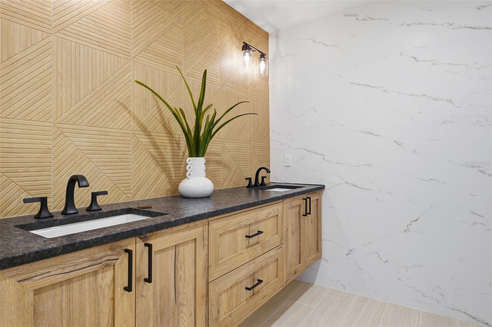 HOLMES BEACH 17TH UNIT - Residential