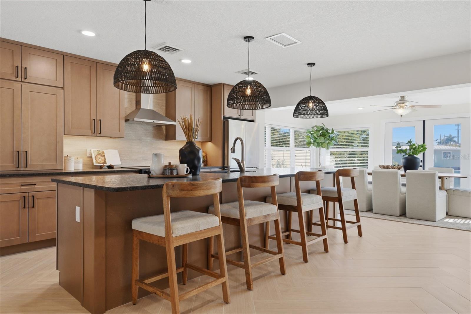 HOLMES BEACH 17TH UNIT - Residential