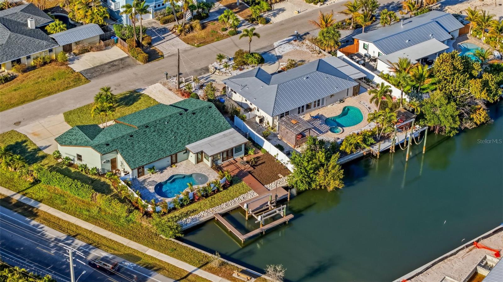 HOLMES BEACH 17TH UNIT - Residential