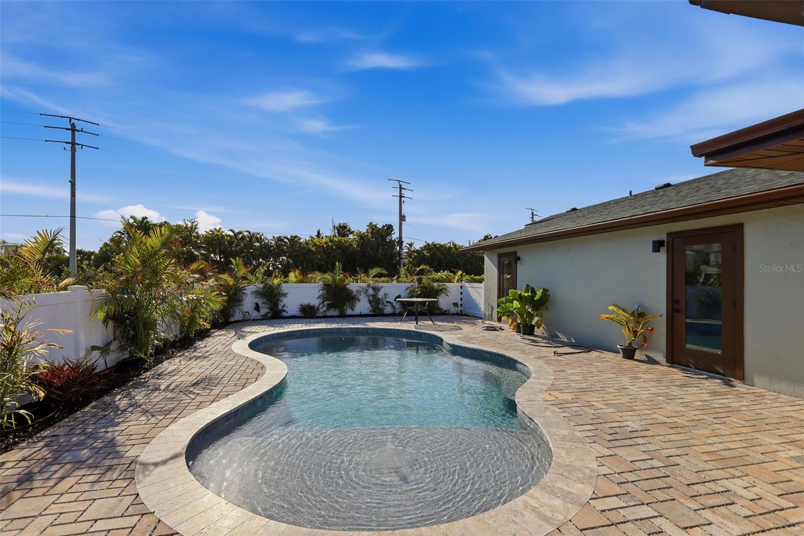 HOLMES BEACH 17TH UNIT - Residential