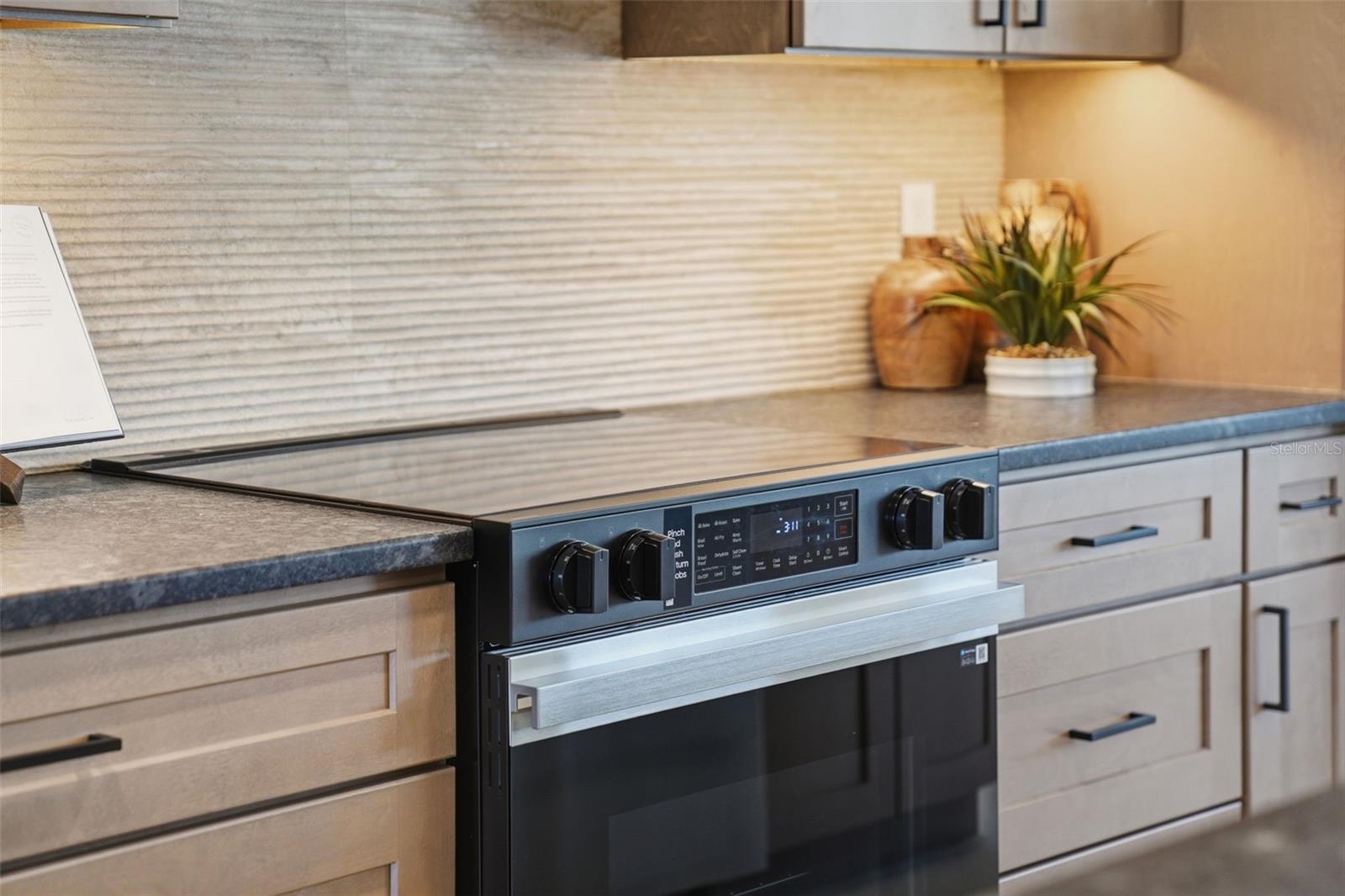 HOLMES BEACH 17TH UNIT - Residential