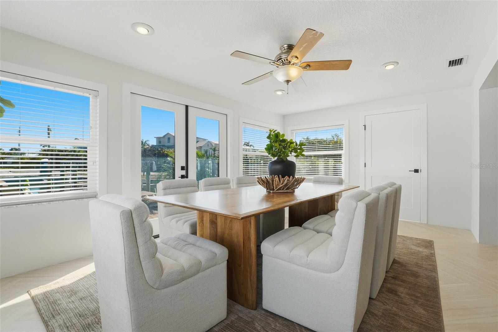 HOLMES BEACH 17TH UNIT - Residential