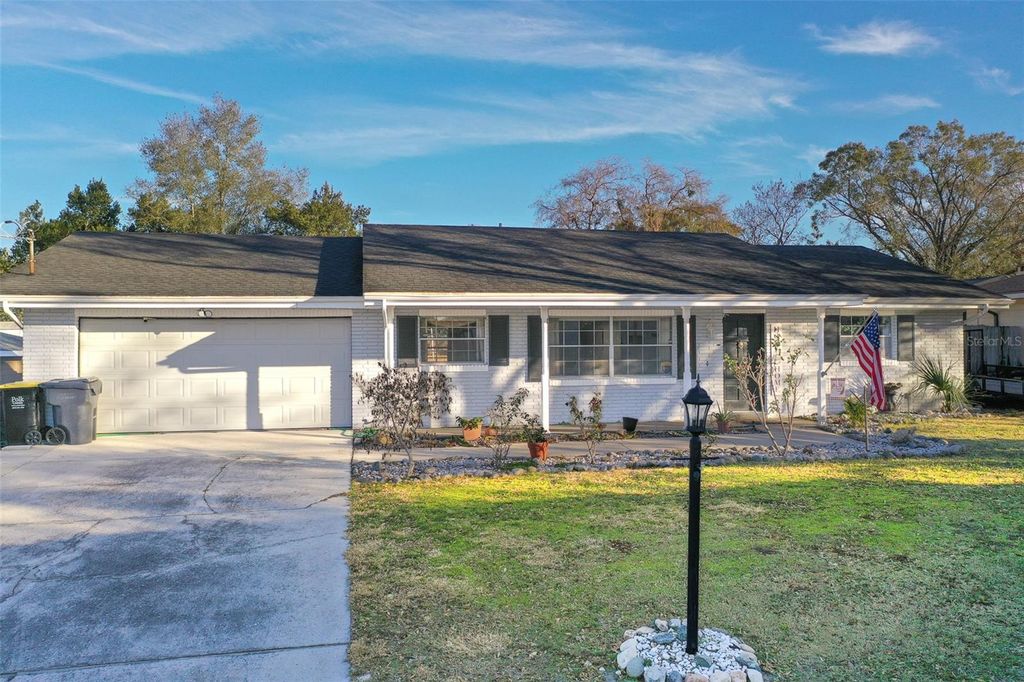 Photo of 250 Volusia Drive, Winter Haven, FL 33884 (MLS # L4958940)