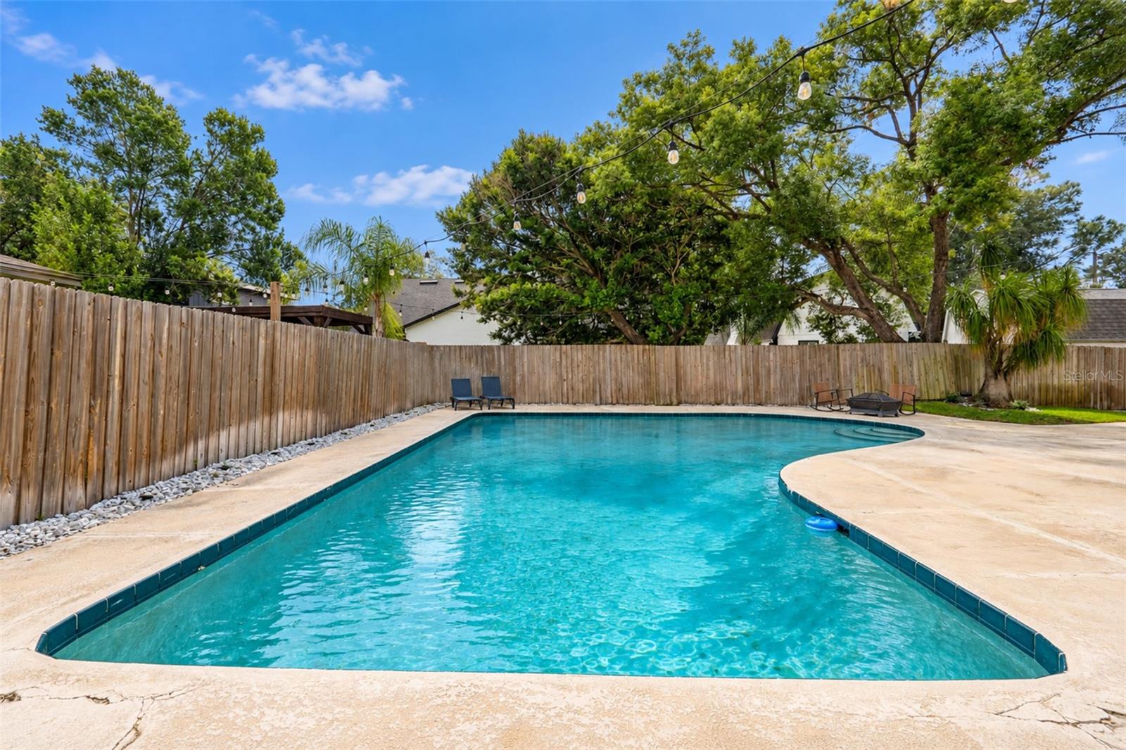 389 SULTANA LANE