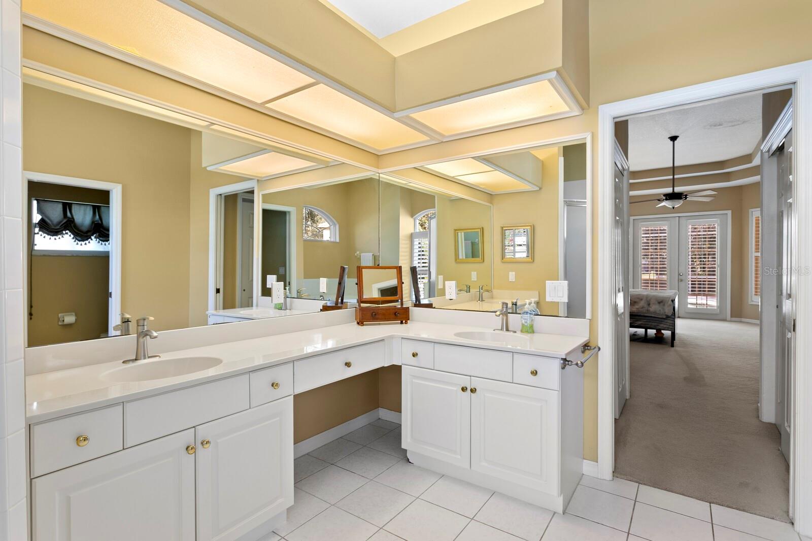 TAMPA PALMS - Residential