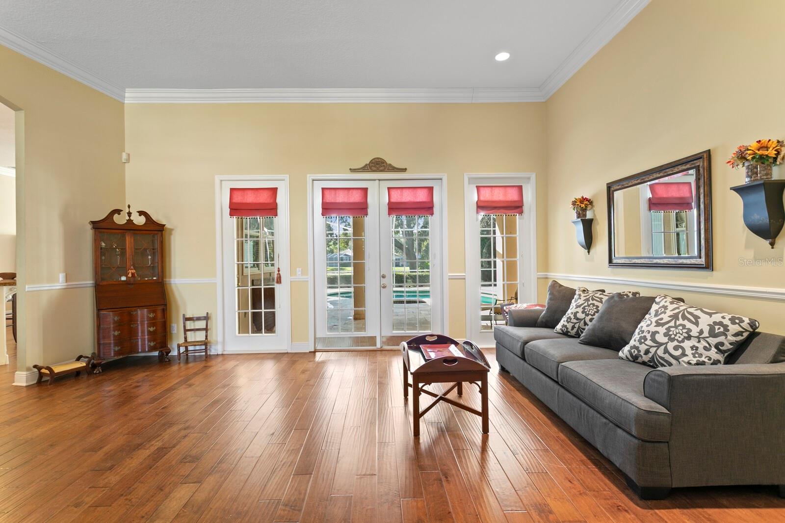 TAMPA PALMS - Residential