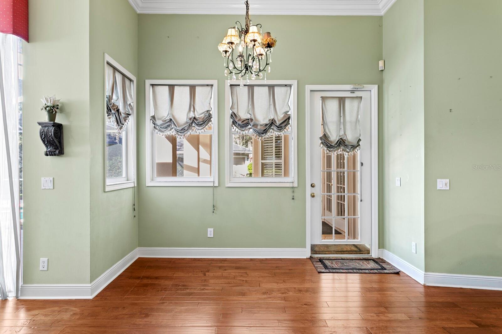 TAMPA PALMS - Residential