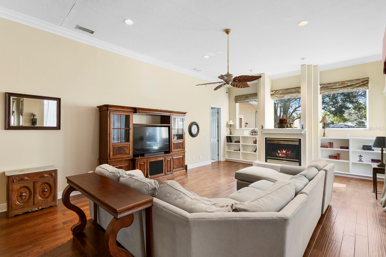 TAMPA PALMS - Residential