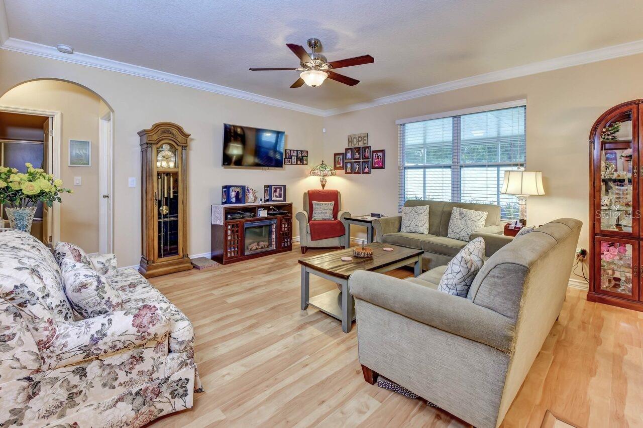 PARKMORE MANOR - Residential