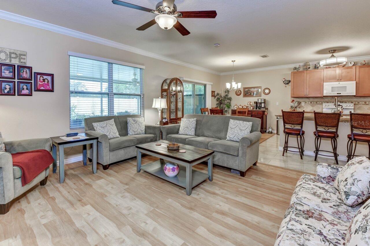 PARKMORE MANOR - Residential