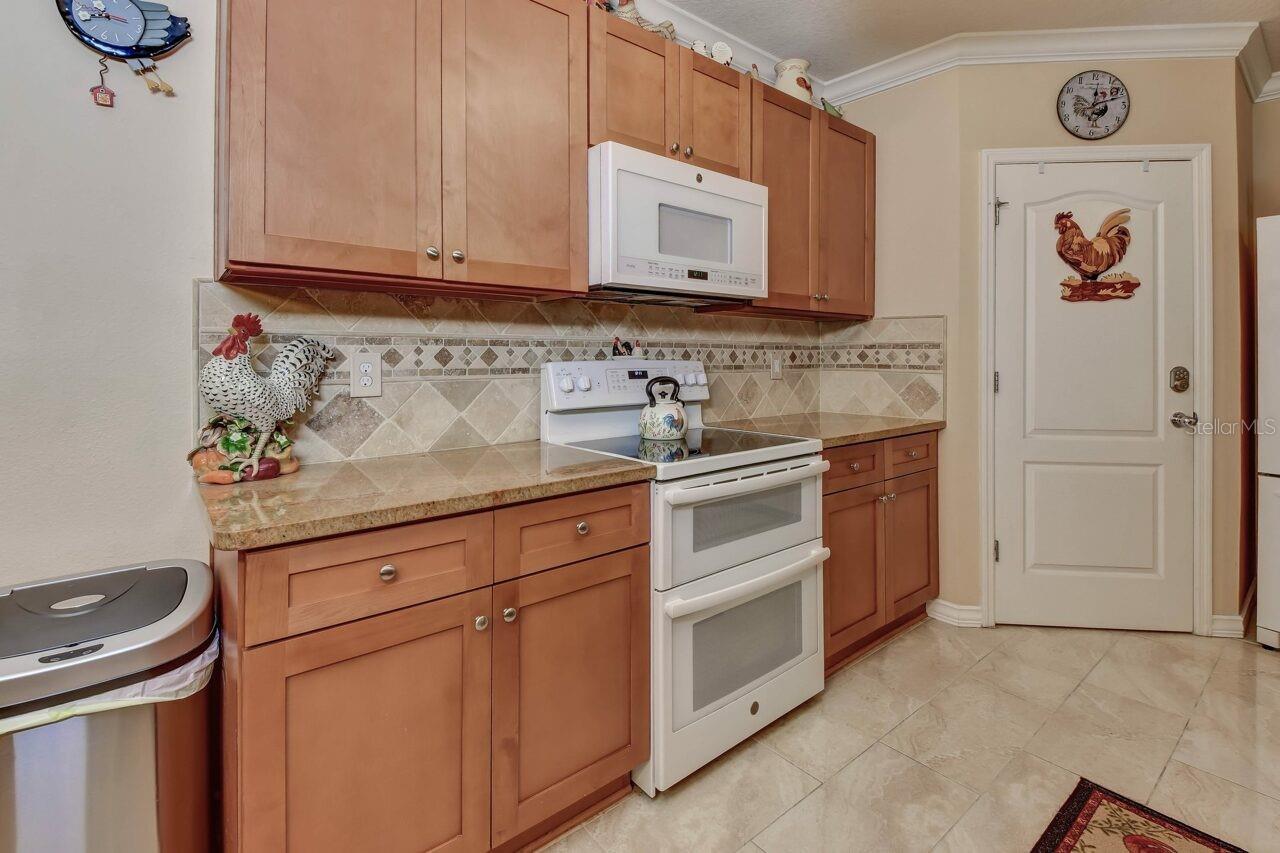 PARKMORE MANOR - Residential