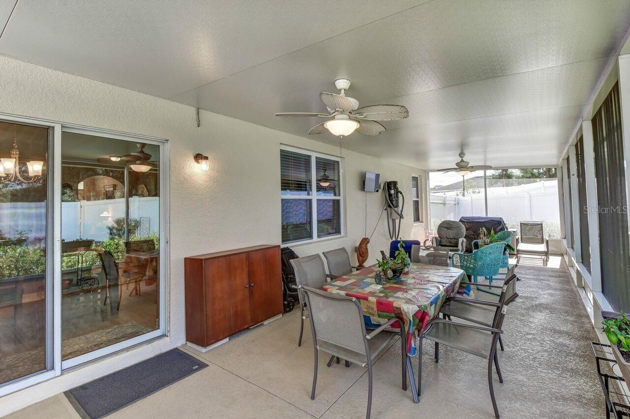 PARKMORE MANOR - Residential