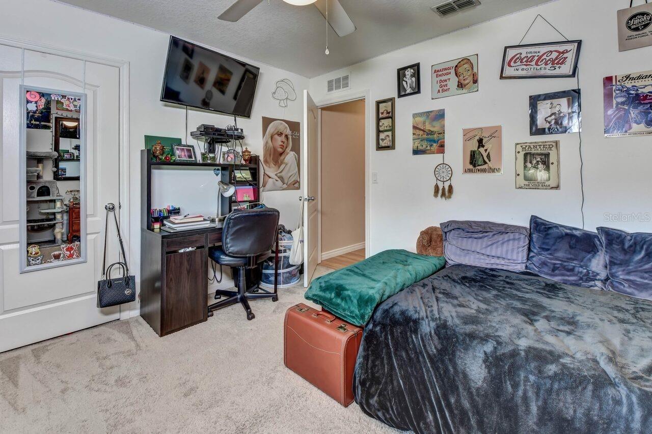 PARKMORE MANOR - Residential