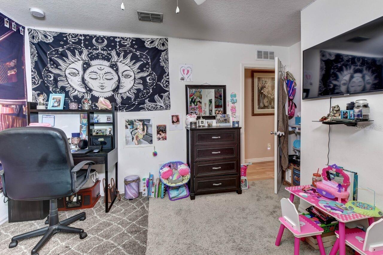 PARKMORE MANOR - Residential