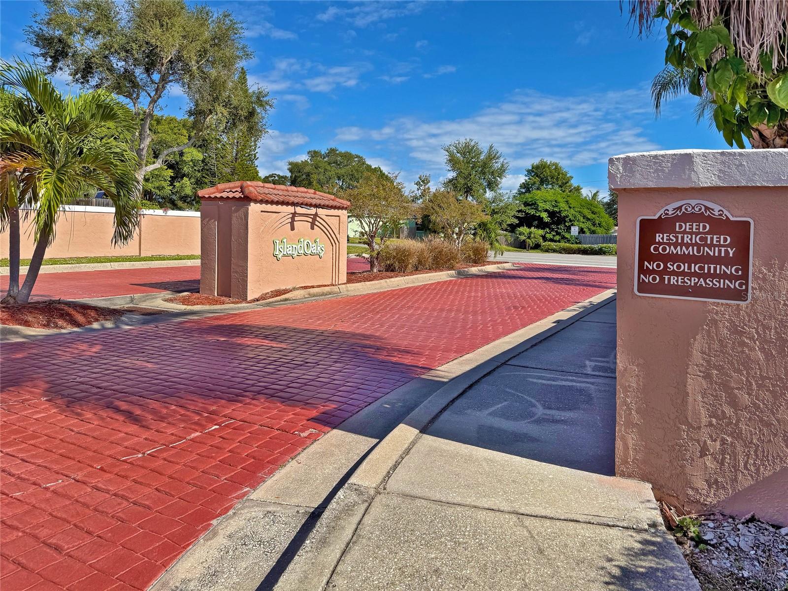 ISLAND OAKS SUB - Residential