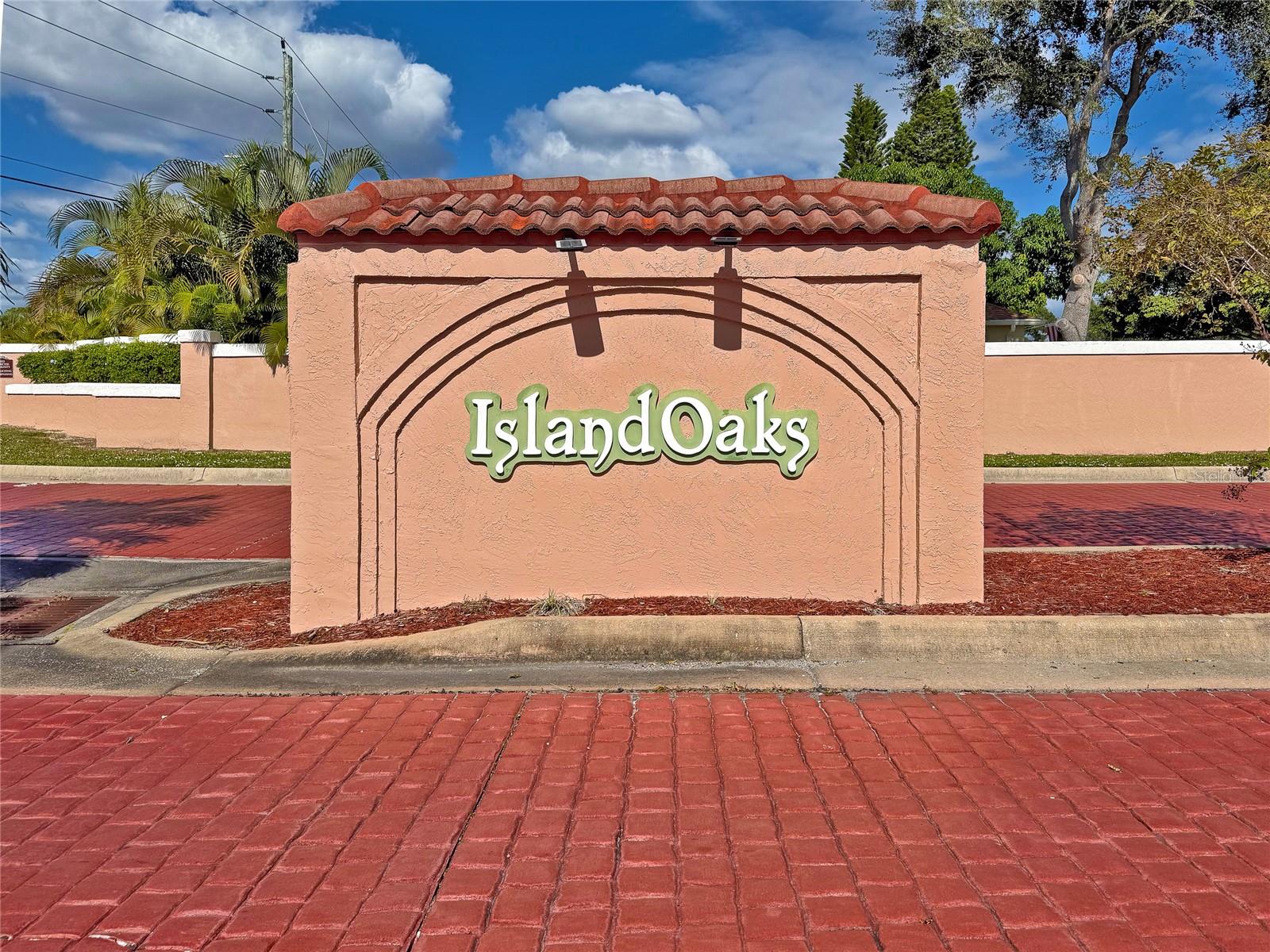 ISLAND OAKS SUB - Residential