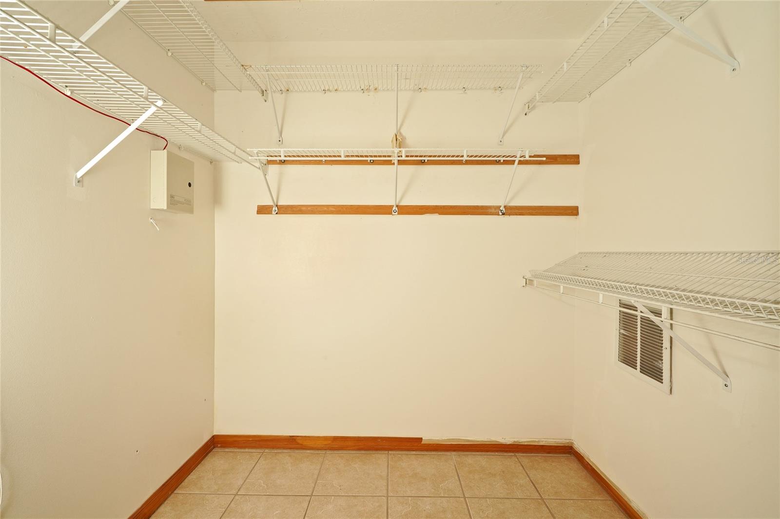 ISLAND OAKS SUB - Residential